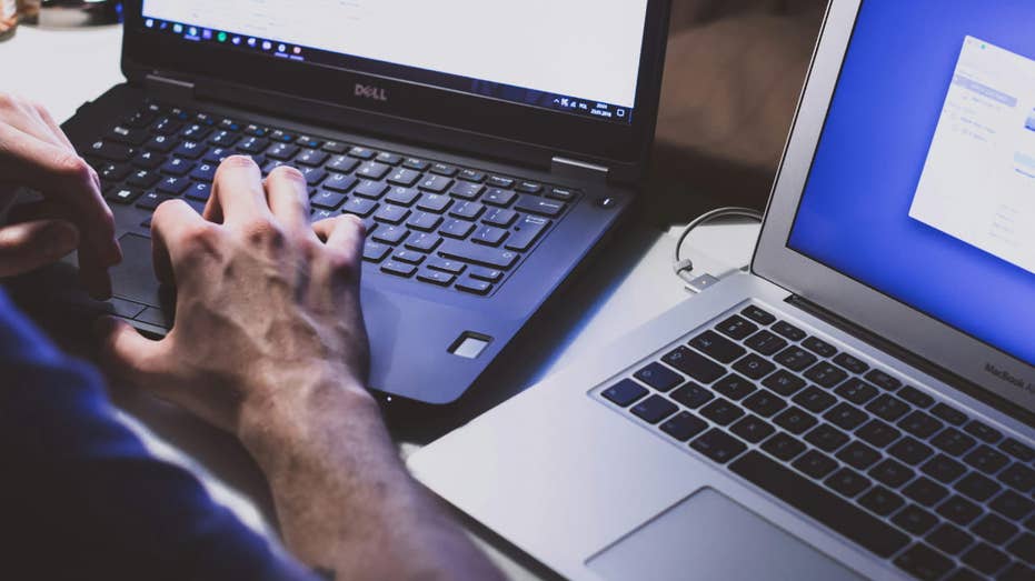 FBI varuje před hackery, kteří cestují časem