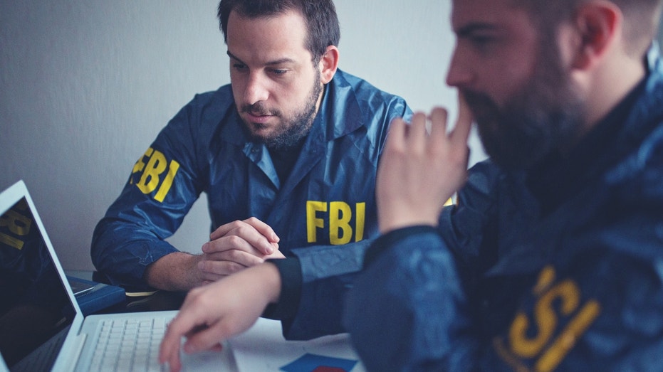 FBI varuje před podvody s falešnými nemocnicemi a policií